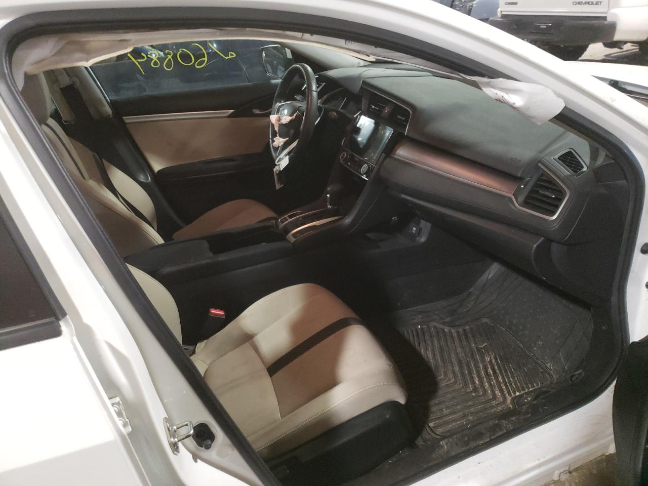 Photo 5 from auction – 2016 HONDA CIVIC EX with VIN 19XFC2F72GE097494