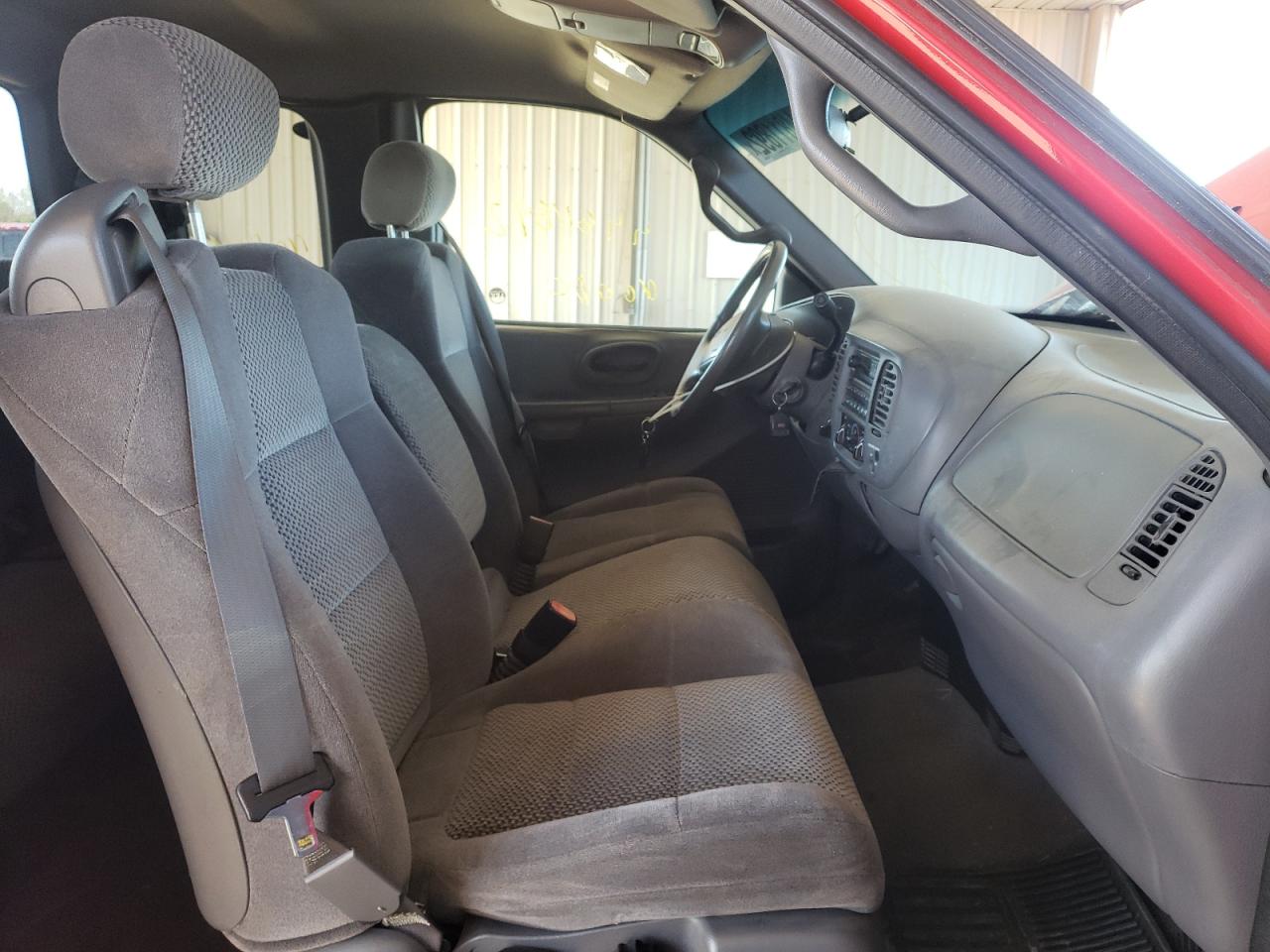 Photo 5 from auction – 2002 FORD F150 with VIN 1FTRX18L32NA45012