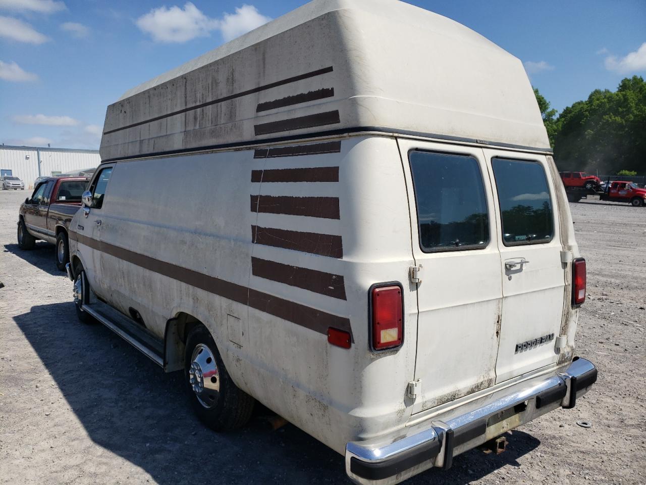 Photo 3 from auction – 1992 DODGE RAM VAN B3 with VIN 2B7KB31Z1NK115889