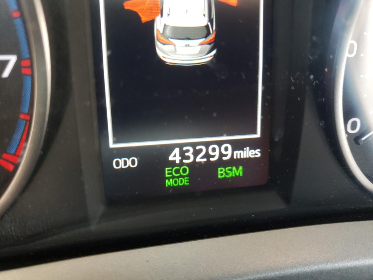 Photo 8 from auction – 2018 TOYOTA RAV4 ADVEN with VIN 2T3RFREV5JW755205