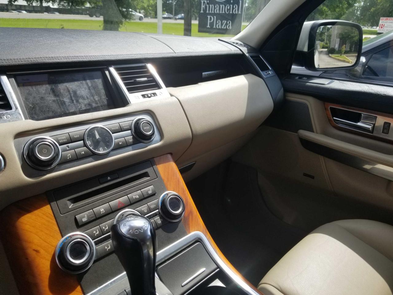 Photo 9 from auction – 2010 LAND ROVER RANGE ROVE with VIN SALSF2D41AA244759