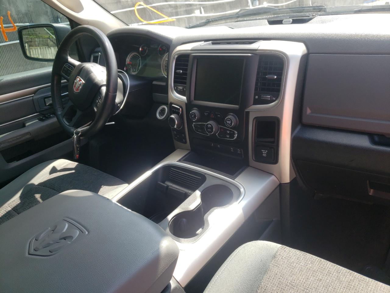 Photo 9 from auction – 2017 RAM 1500 SLT with VIN 3C6RR7LT1HG642902