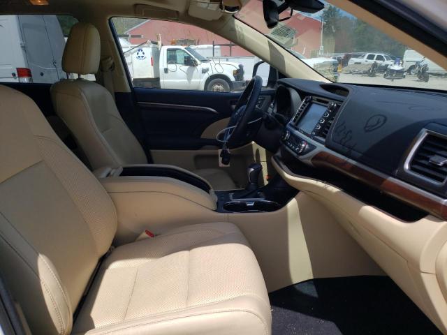Photo 5 from auction – 2016 TOYOTA HIGHLANDER with VIN 5TDDKRFH7GS247830