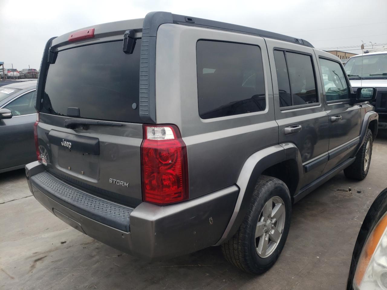Photo 4 from auction – 2007 JEEP COMMANDER with VIN 1J8HG48K87C647758
