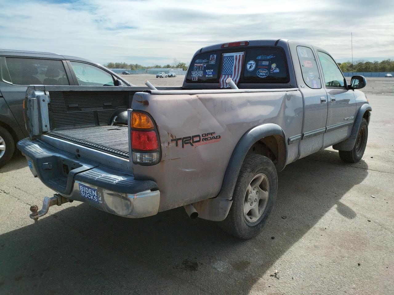 Photo 10 from auction – 2002 TOYOTA TUNDRA ACC with VIN 5TBBT44122S298098