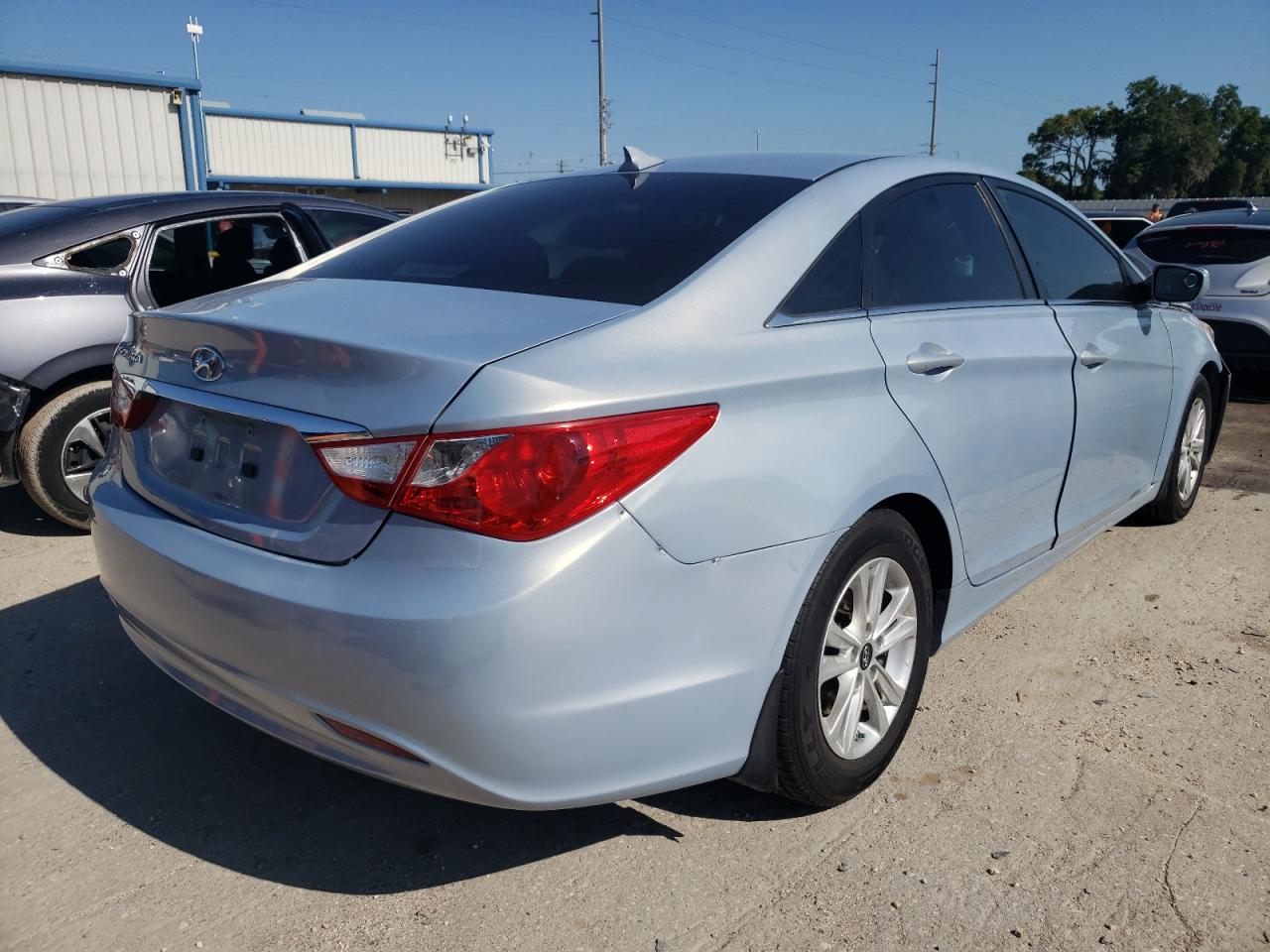 Photo 4 from auction – 2013 HYUNDAI SONATA GLS with VIN 5NPEB4AC9DH554226