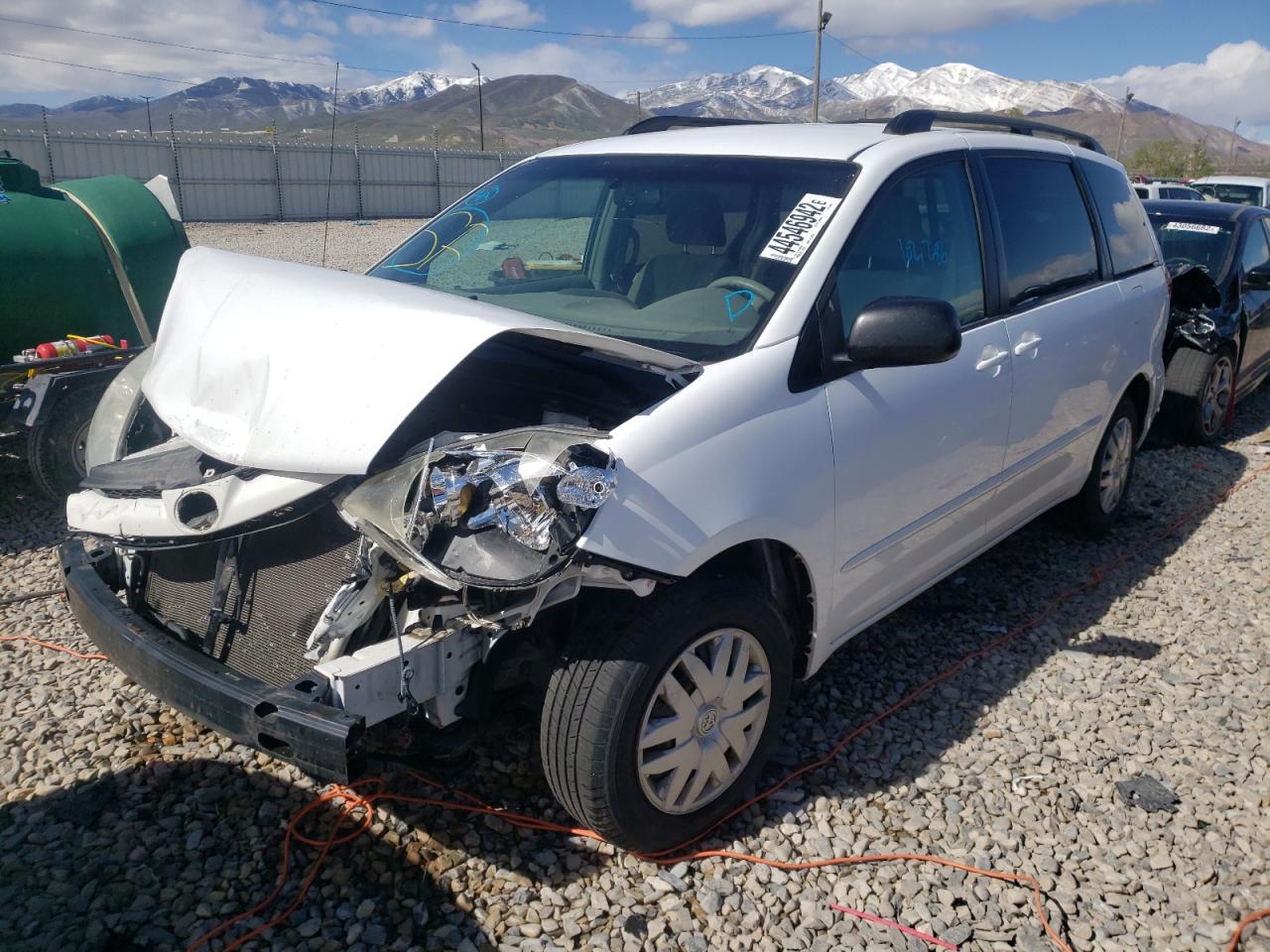 Photo 2 from auction – 2010 TOYOTA SIENNA CE with VIN 5TDKK4CC8AS308662