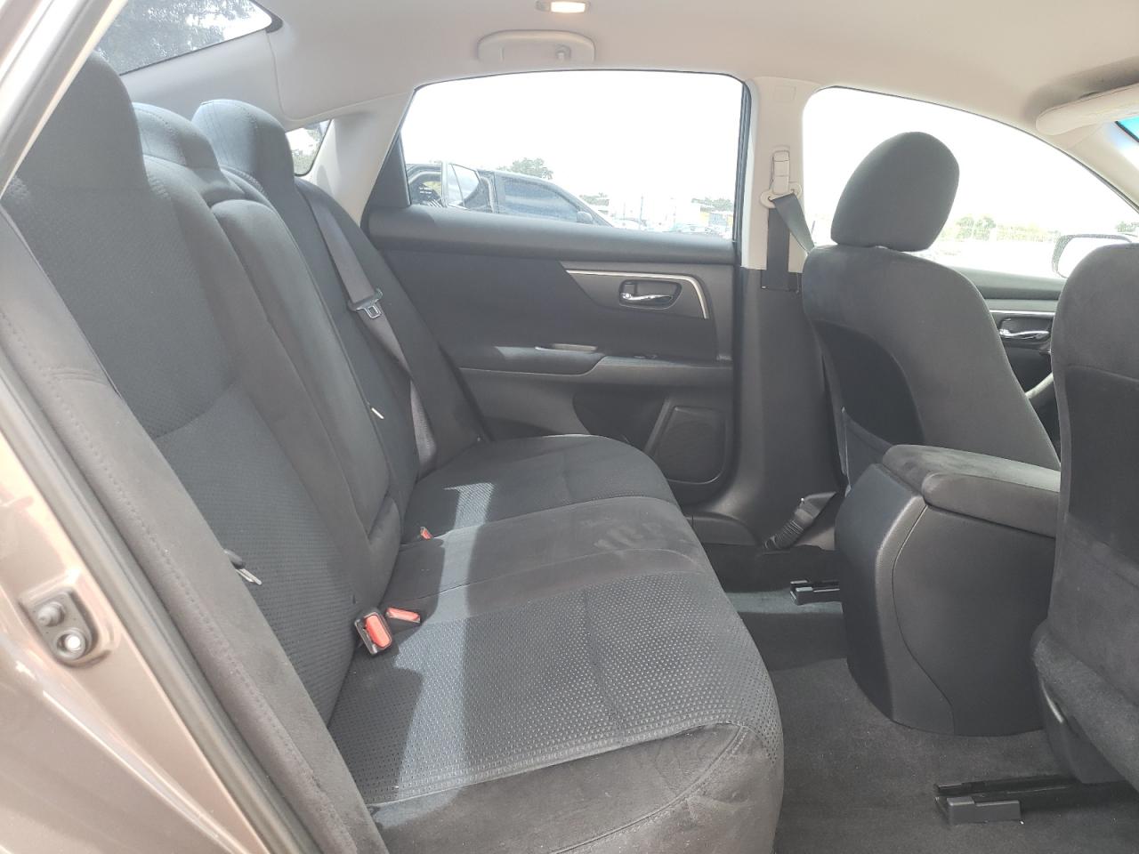 Photo 6 from auction – 2015 NISSAN ALTIMA 2.5 with VIN 1N4AL3AP0FC117759