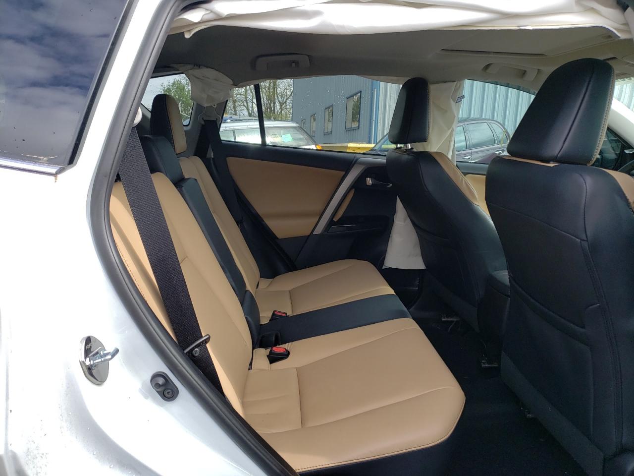 Photo 6 from auction – 2016 TOYOTA RAV4 LIMIT with VIN 2T3DFREV6GW529466