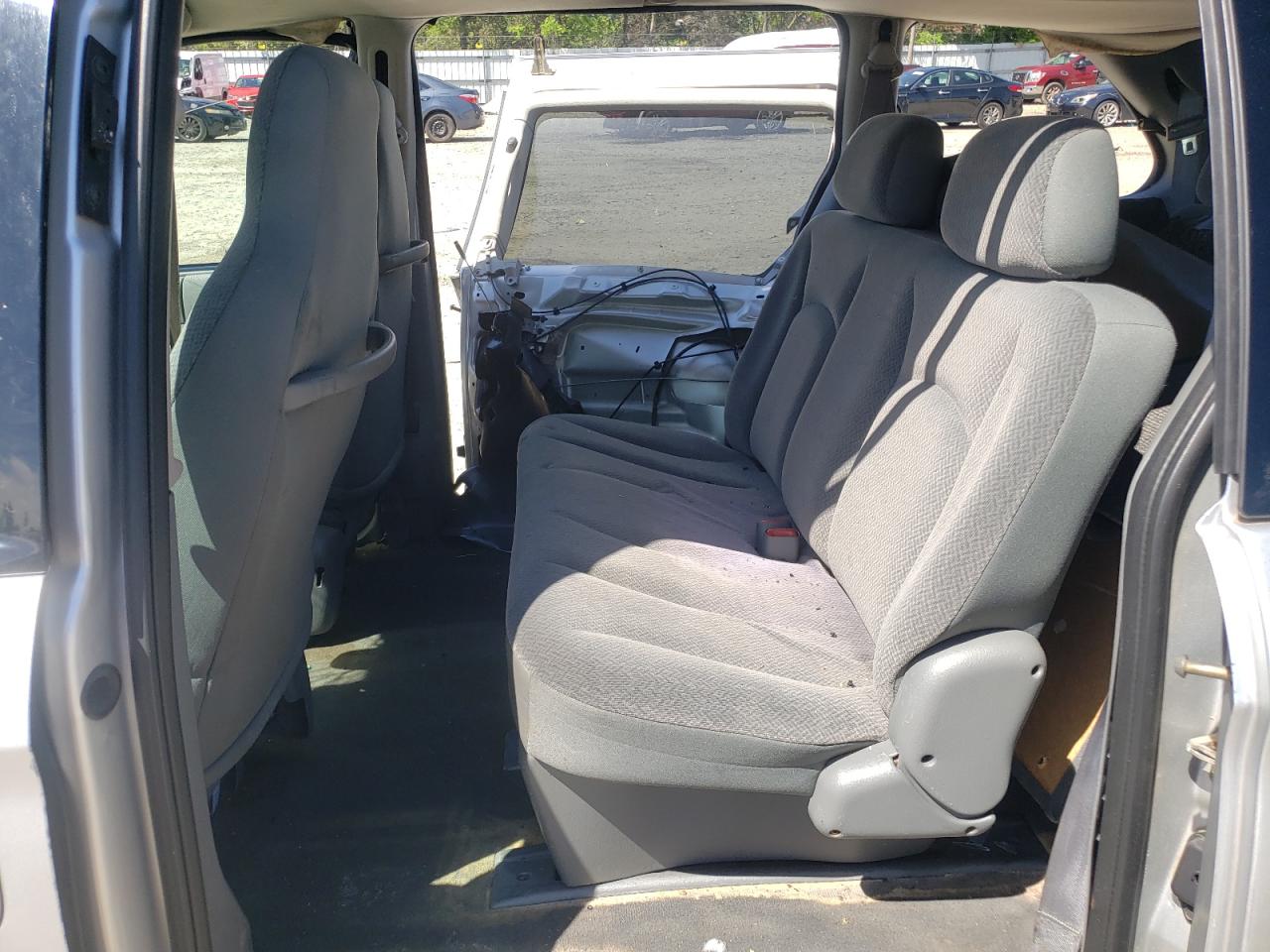 Photo 6 from auction – 2005 CHRYSLER TOWN & COU with VIN 1C4GP45R65B319018