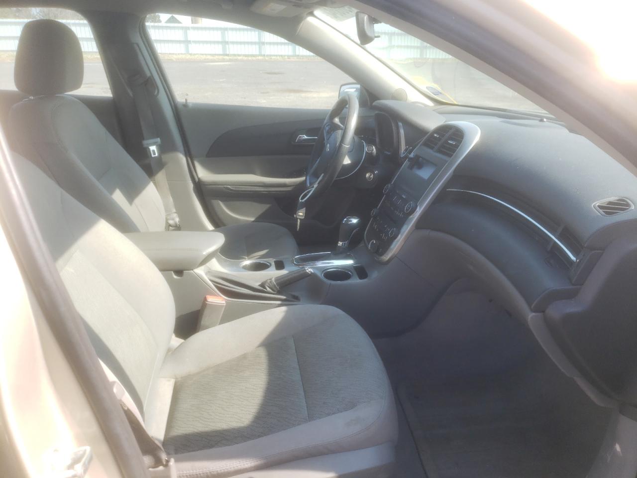 Photo 5 from auction – 2015 CHEVROLET MALIBU LS with VIN 1G11A5SL1FF288647