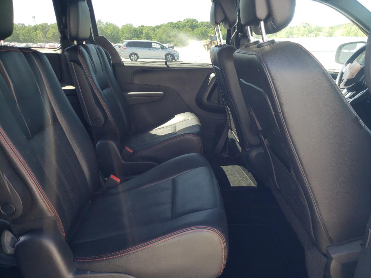 Photo 6 from auction – 2019 DODGE GRAND CARA with VIN 2C4RDGEG0KR659862