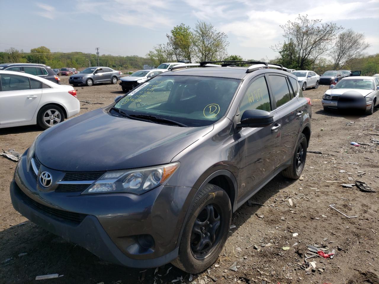Photo 2 from auction – 2015 TOYOTA RAV4 LE with VIN JTMBFREV4FJ026345