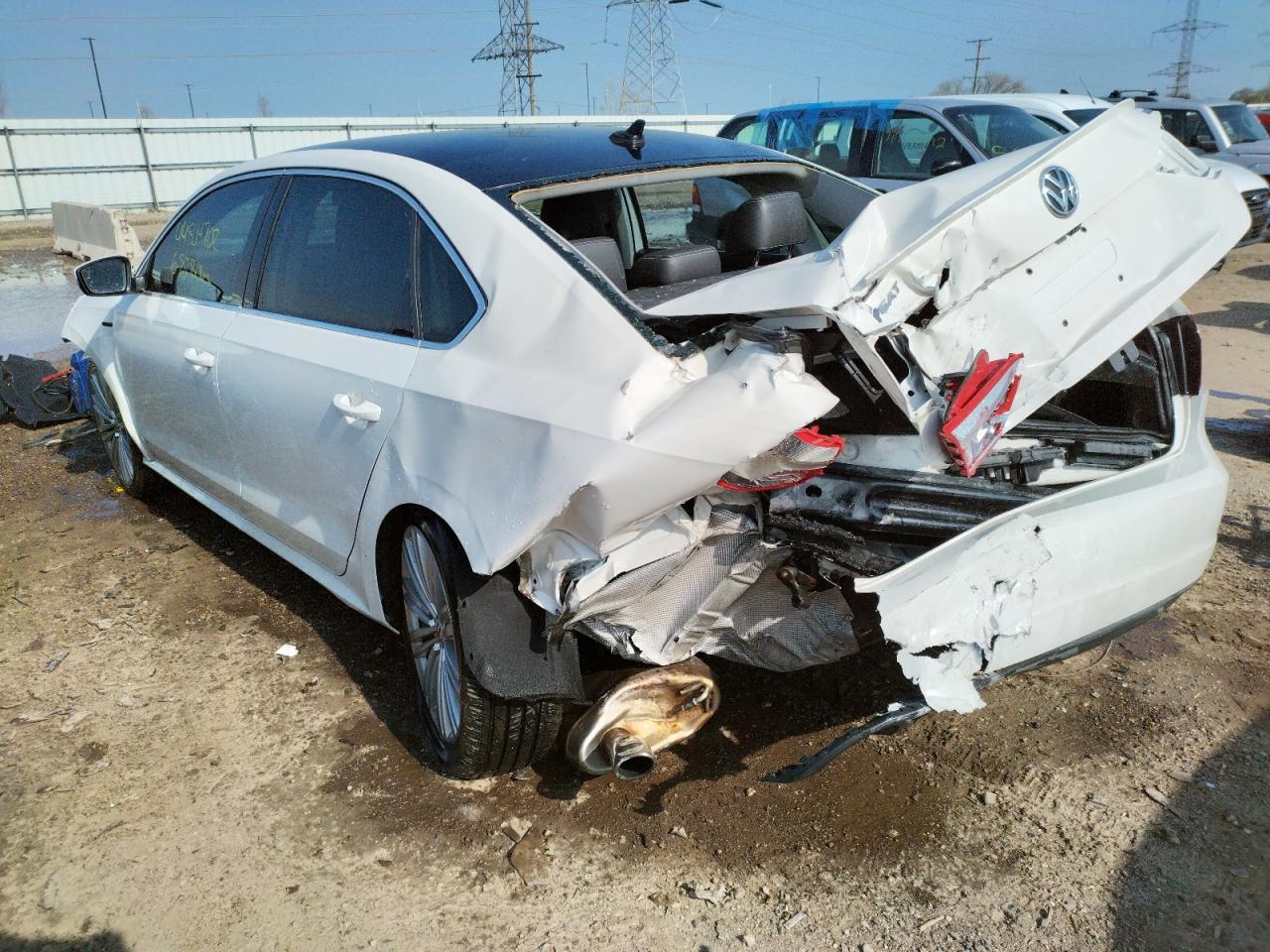 Photo 3 from auction – 2014 VOLKSWAGEN PASSAT SE with VIN 1VWBS7A33EC001327