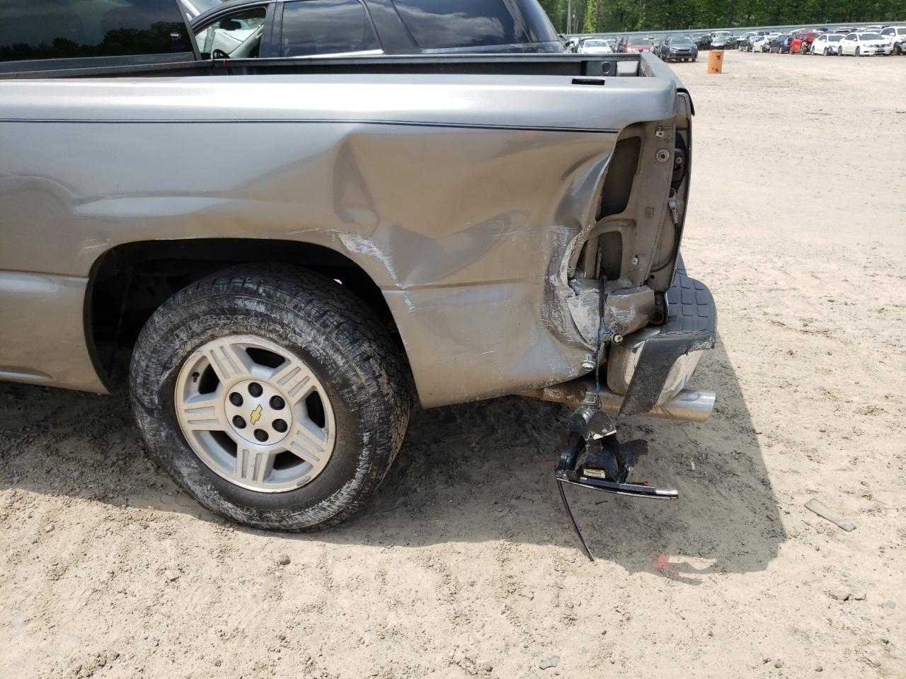 Photo 9 from auction – 2006 CHEVROLET SILVERADO with VIN 1GCEC19X06Z169183