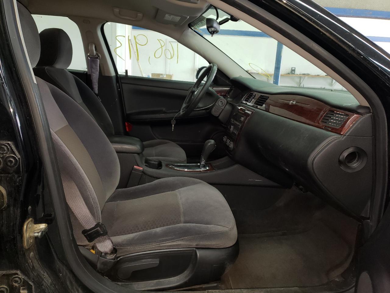Photo 5 from auction – 2010 CHEVROLET IMPALA LS with VIN 2G1WA5EKXA1103097