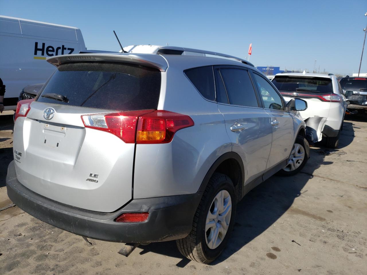 Photo 4 from auction – 2013 TOYOTA RAV4 LE with VIN JTMBFREV7D5002482