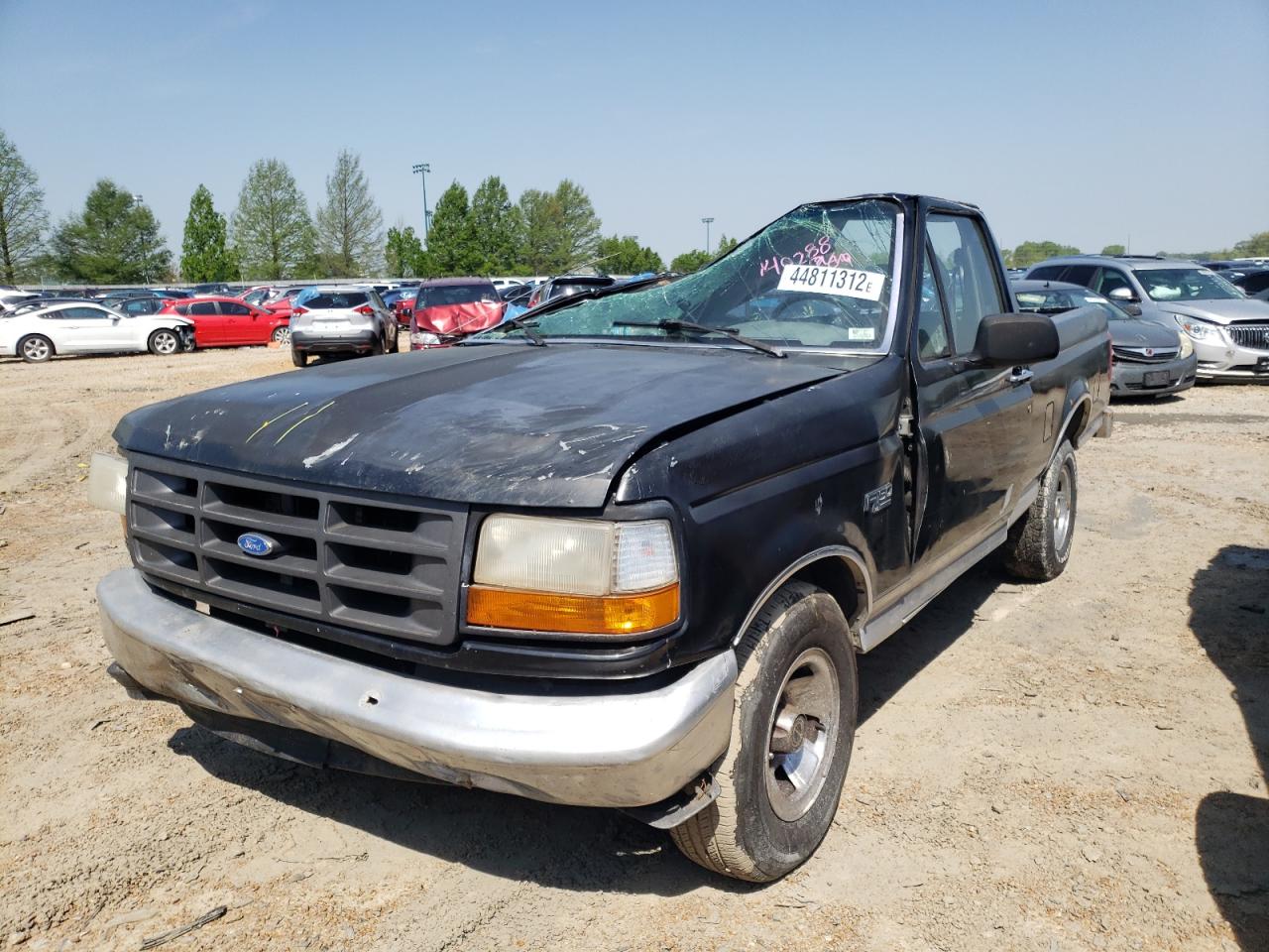 Photo 2 from auction – 1995 FORD F150 with VIN 1FTDF15Y1SLB00422