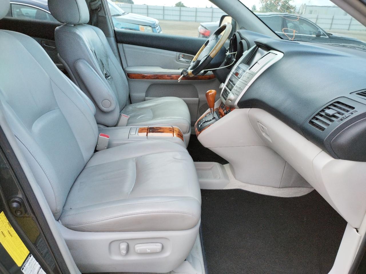 Photo 5 from auction – 2005 LEXUS RX 330 with VIN 2T2HA31U55C064420