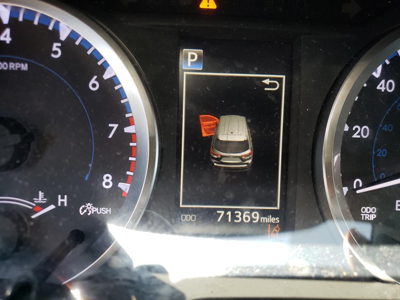 Photo 8 from auction – 2017 TOYOTA HIGHLANDER with VIN 5TDZZRFH0HS217877