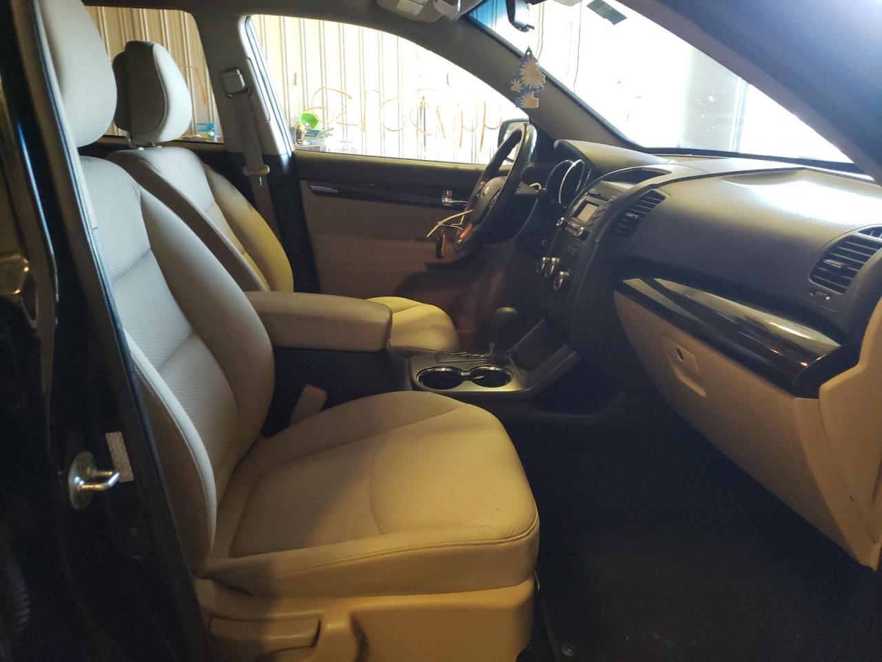 Photo 5 from auction – 2011 KIA SORENTO BA with VIN 5XYKT3A15BG017303