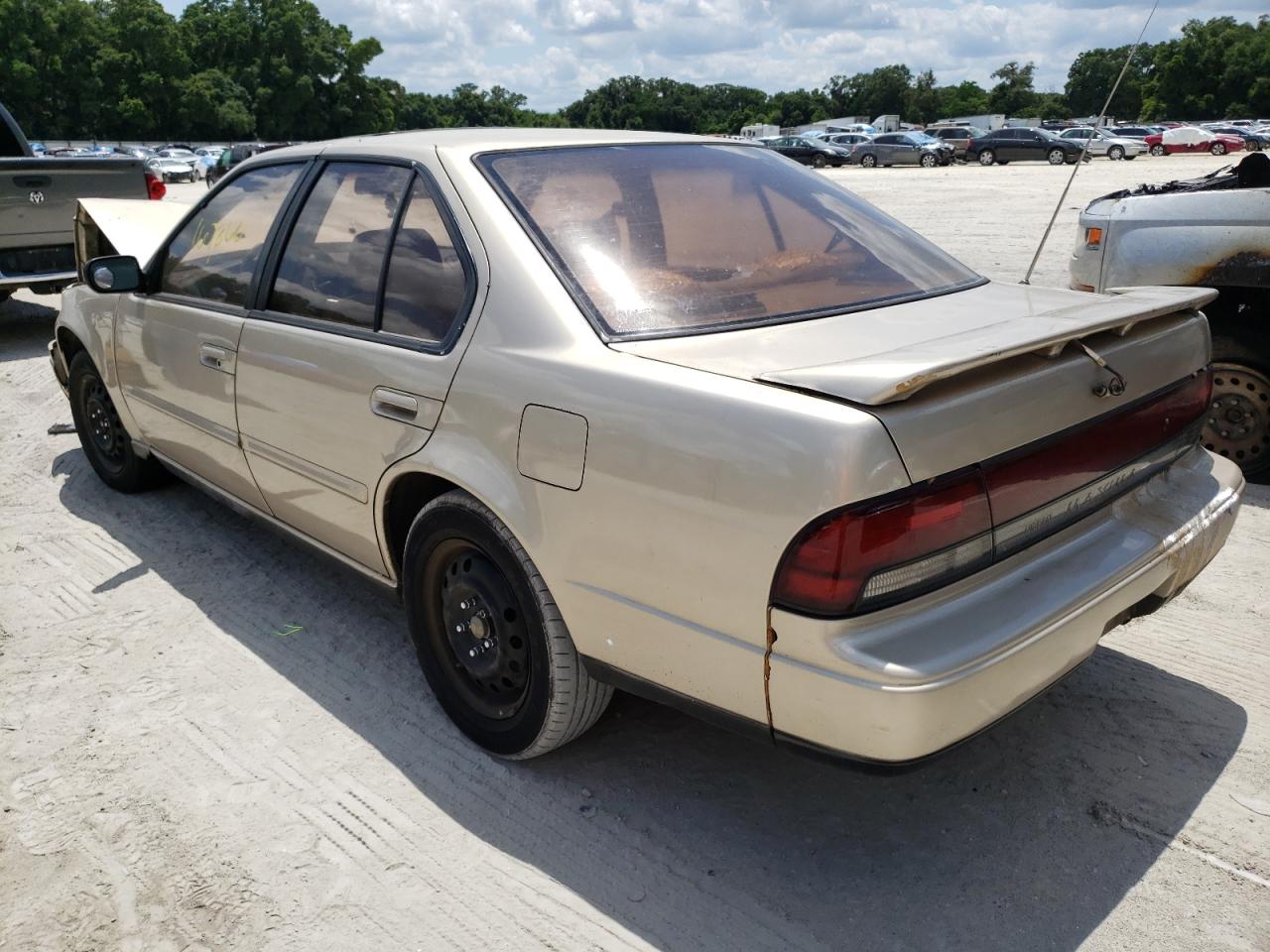 Photo 3 from auction – 1992 NISSAN MAXIMA SE with VIN JN1EJ01P9NT109905