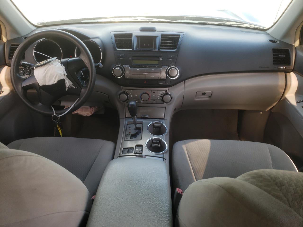 Photo 9 from auction – 2010 TOYOTA HIGHLANDER with VIN 5TDZA3EH8AS004378