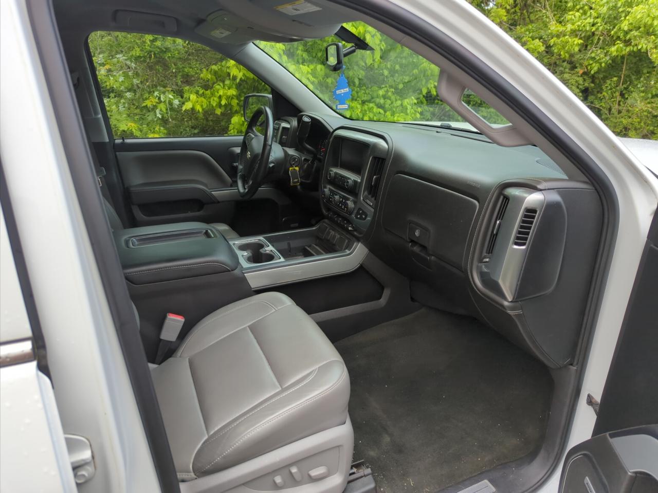 Photo 5 from auction – 2015 CHEVROLET SILVERADO with VIN 3GCUKSEC7FG476583