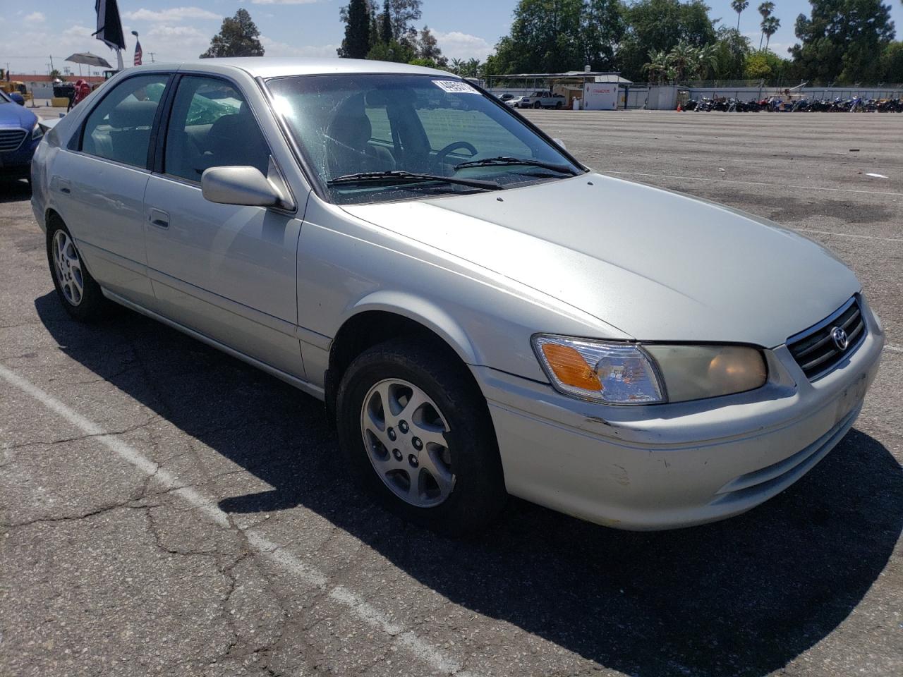 TOYOTA CAMRY LE 2001 with VIN 4T1BF22K61U116083 - Photo from auction