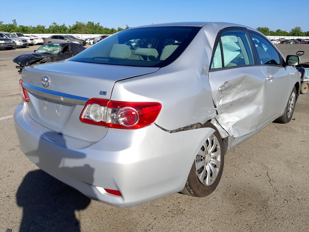 Photo 4 from auction – 2013 TOYOTA CORROLA with VIN 5YFBU4EE1DP217383