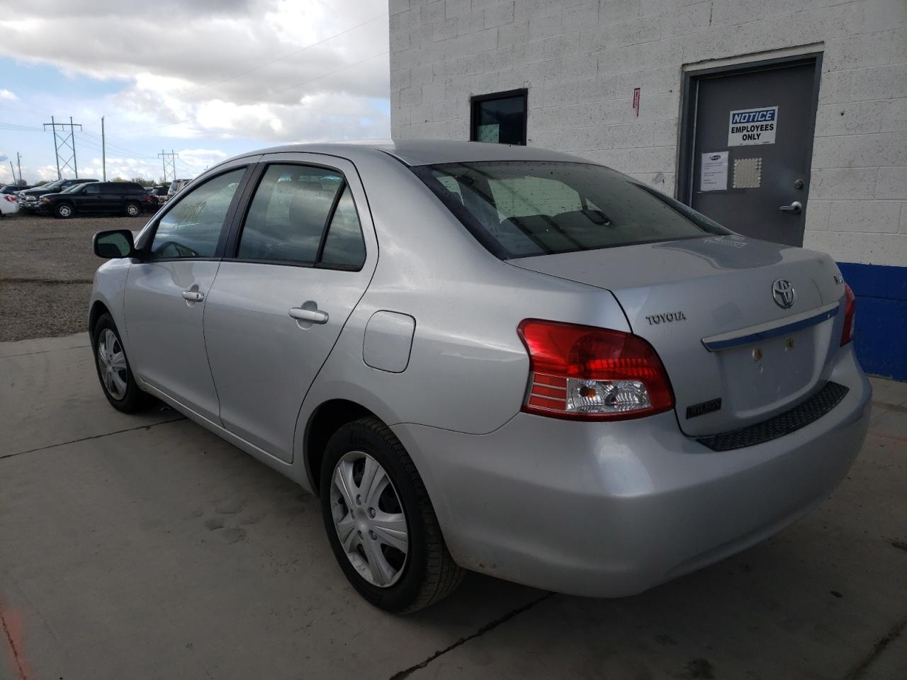 Photo 3 from auction – 2008 TOYOTA YARIS with VIN JTDBT923684032838