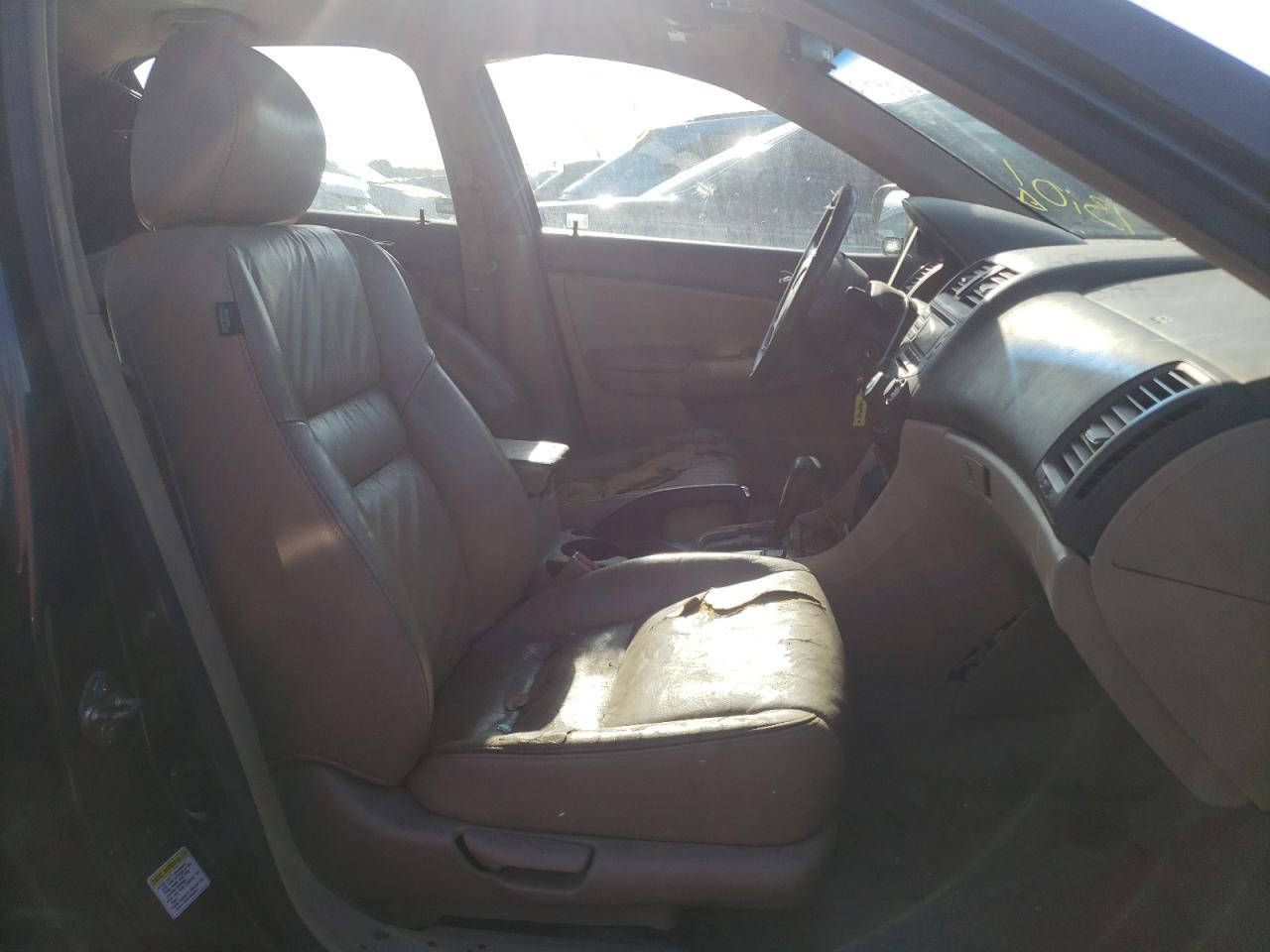 Photo 5 from auction – 2005 HONDA ACCORD with VIN 1HGCM56855A095119