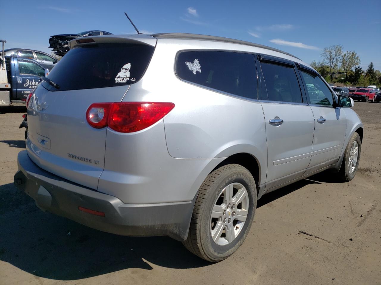 Photo 4 from auction – 2011 CHEVROLET TRAVERSE L with VIN 1GNKVJED6BJ272004