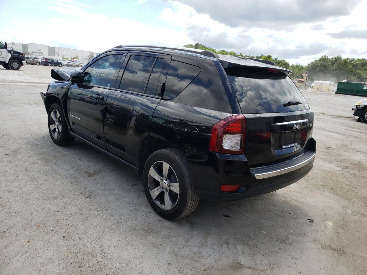 Photo 3 from auction – 2017 JEEP COMPASS LA with VIN 1C4NJCEB5HD166209