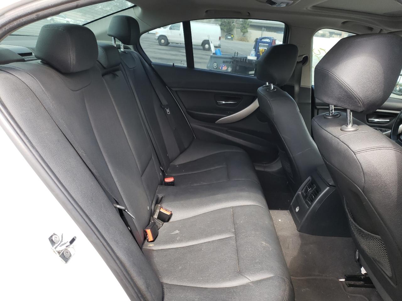 Photo 6 from auction – 2012 BMW 328 I with VIN WBA3A5C50CF258046