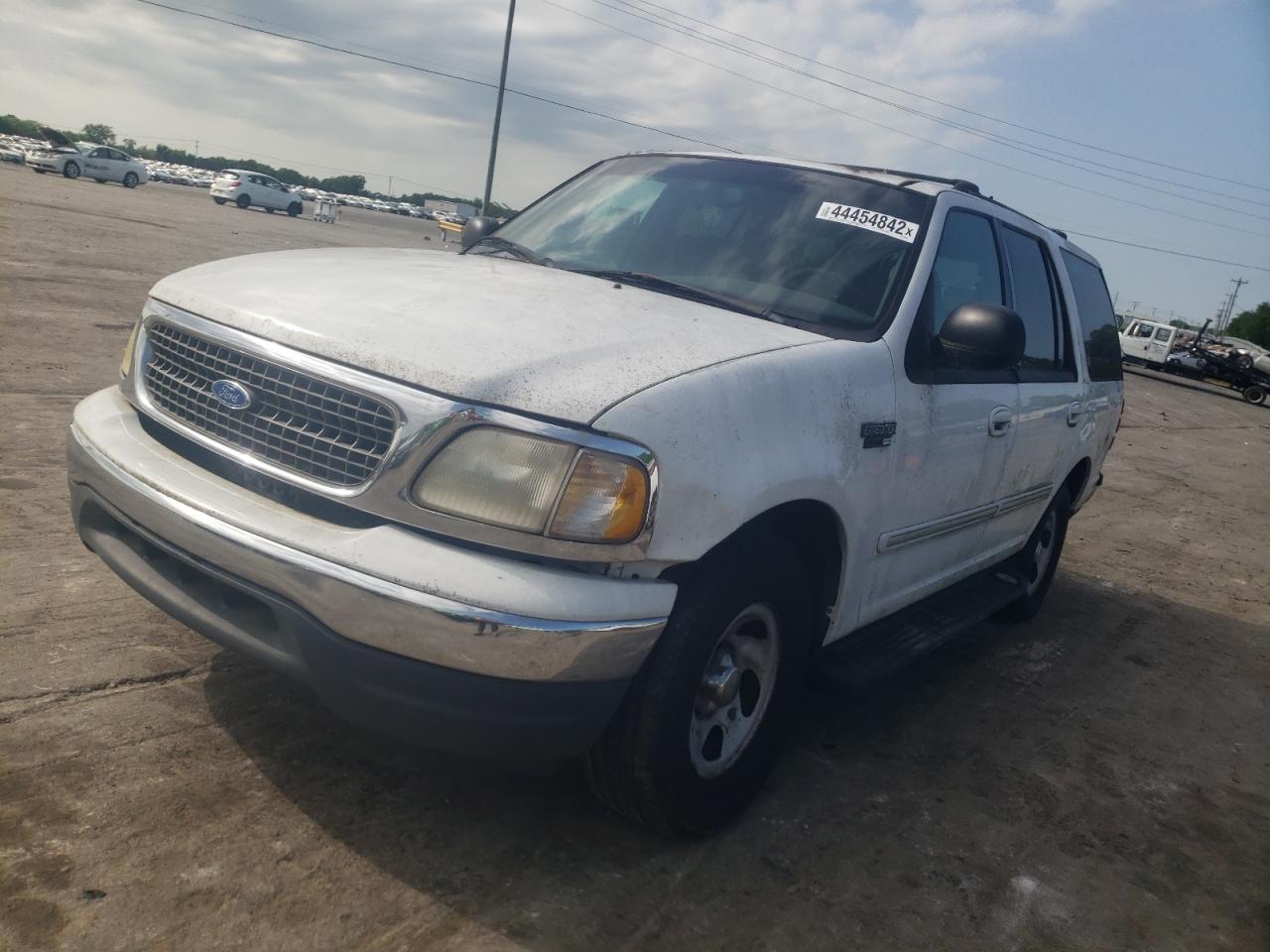 Photo 2 from auction – 2000 FORD EXPEDITION with VIN 1FMRU1561YLA95382