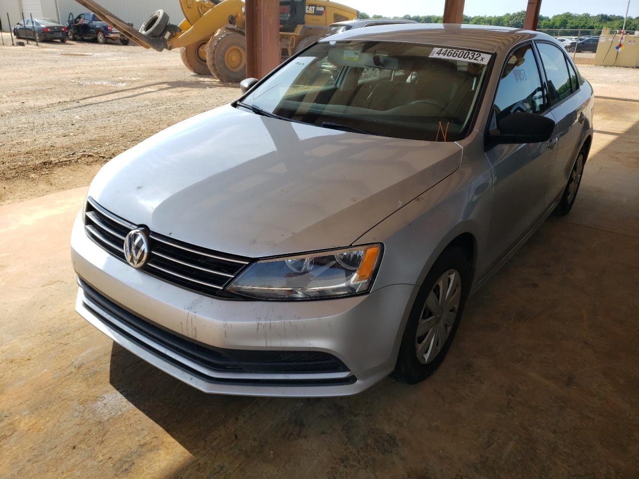 Photo 2 from auction – 2015 VOLKSWAGEN JETTA BASE with VIN 3VW2K7AJ9FM327292
