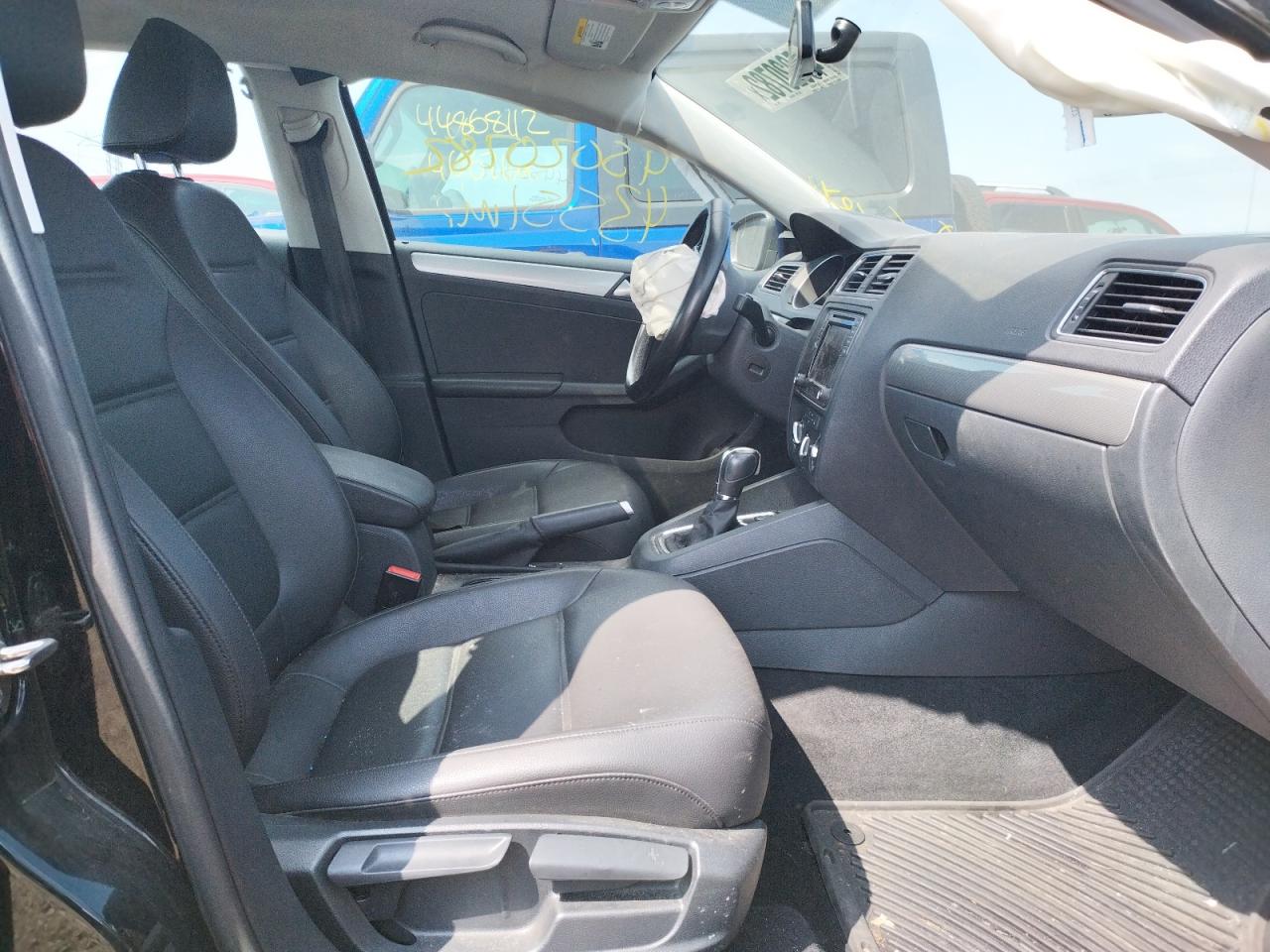 Photo 5 from auction – 2017 VOLKSWAGEN JETTA SE with VIN 3VWDB7AJ9HM361115