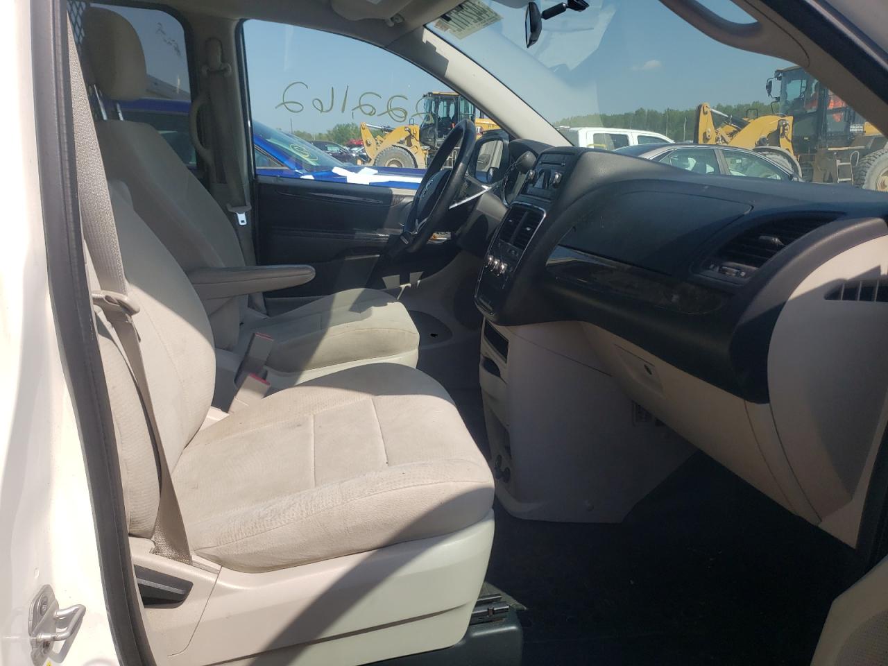 Photo 5 from auction – 2011 DODGE GRAND CARA with VIN 2D4JN1AG4BR777235