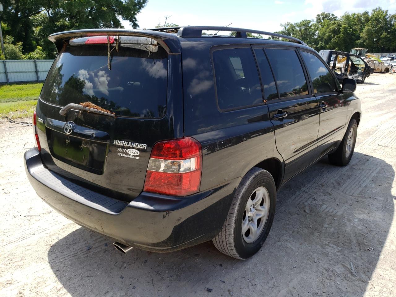 Photo 4 from auction – 2004 TOYOTA HIGHLANDER with VIN JTEDD21A040093208