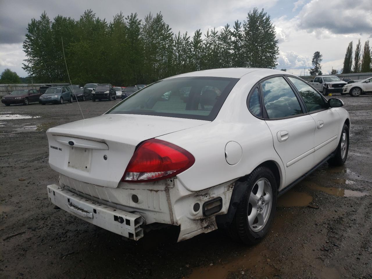 Foto 4 de la subasta – 2004 FORD TAURUS SE con VIN 1FAFP53U84G139085