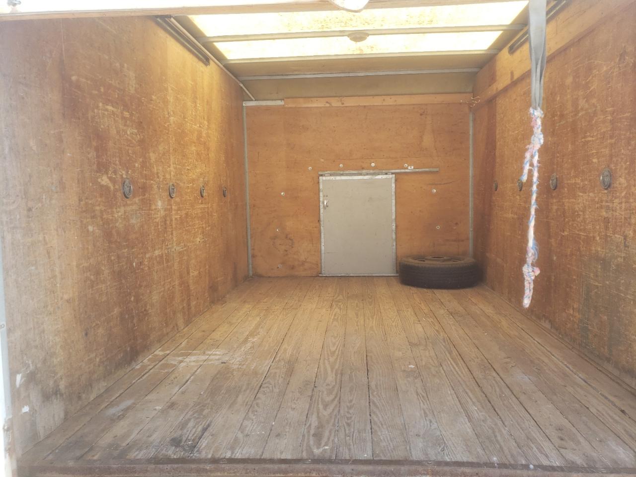 Photo 6 from auction – 2004 CHEVROLET EXPRESS G3 with VIN 1GBJG31U941156352