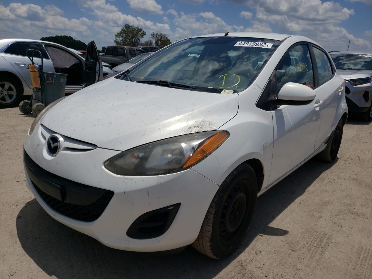 Photo 2 from auction – 2012 MAZDA MAZDA2 with VIN JM1DE1KYXC0135471