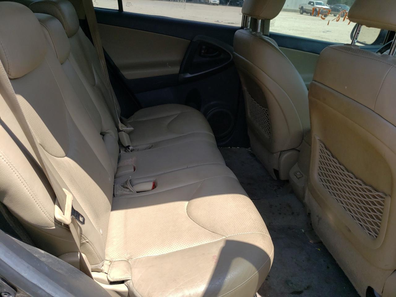 صورة رقم 6 من المزاد - 2011 TOYOTA RAV4 LIMIT مع VIN 2T3YF4DV4BW077080