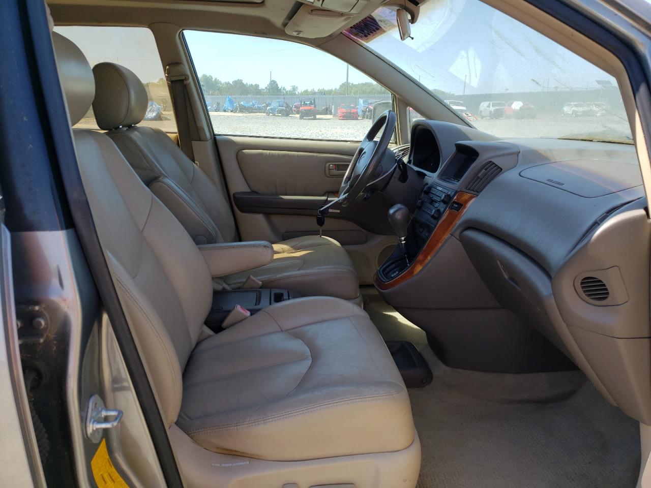 Photo 5 from auction – 2000 LEXUS RX 300 with VIN JT6HF10U1Y0142953