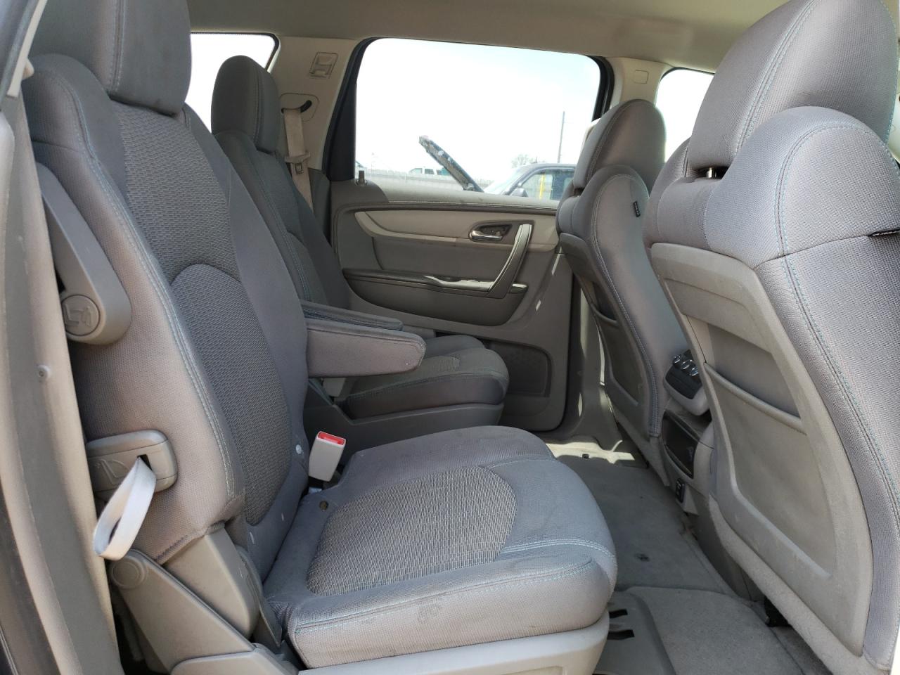 Photo 18 from auction – 2015 CHEVROLET TRAVERSE L with VIN 1GNKRGKD2FJ211556