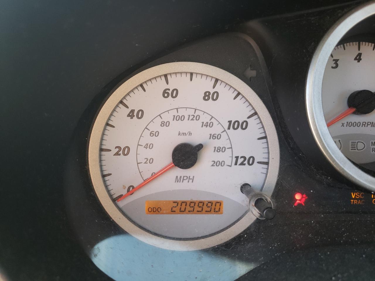 Photo 8 from auction – 2004 TOYOTA RAV4 with VIN JTEGD20V940007492