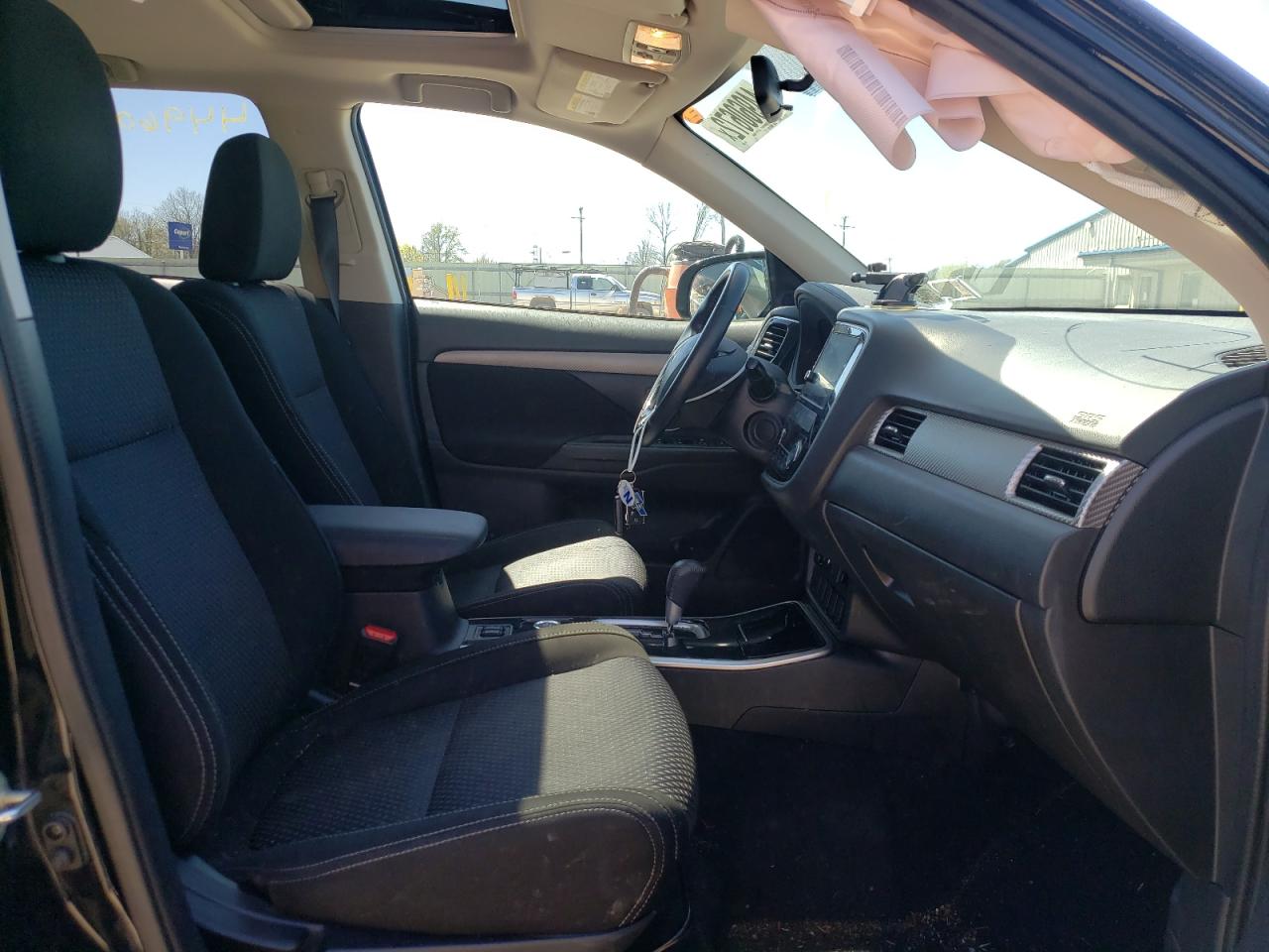 Photo 5 from auction – 2018 MITSUBISHI OUTLANDER with VIN JA4AZ3A36JZ001441