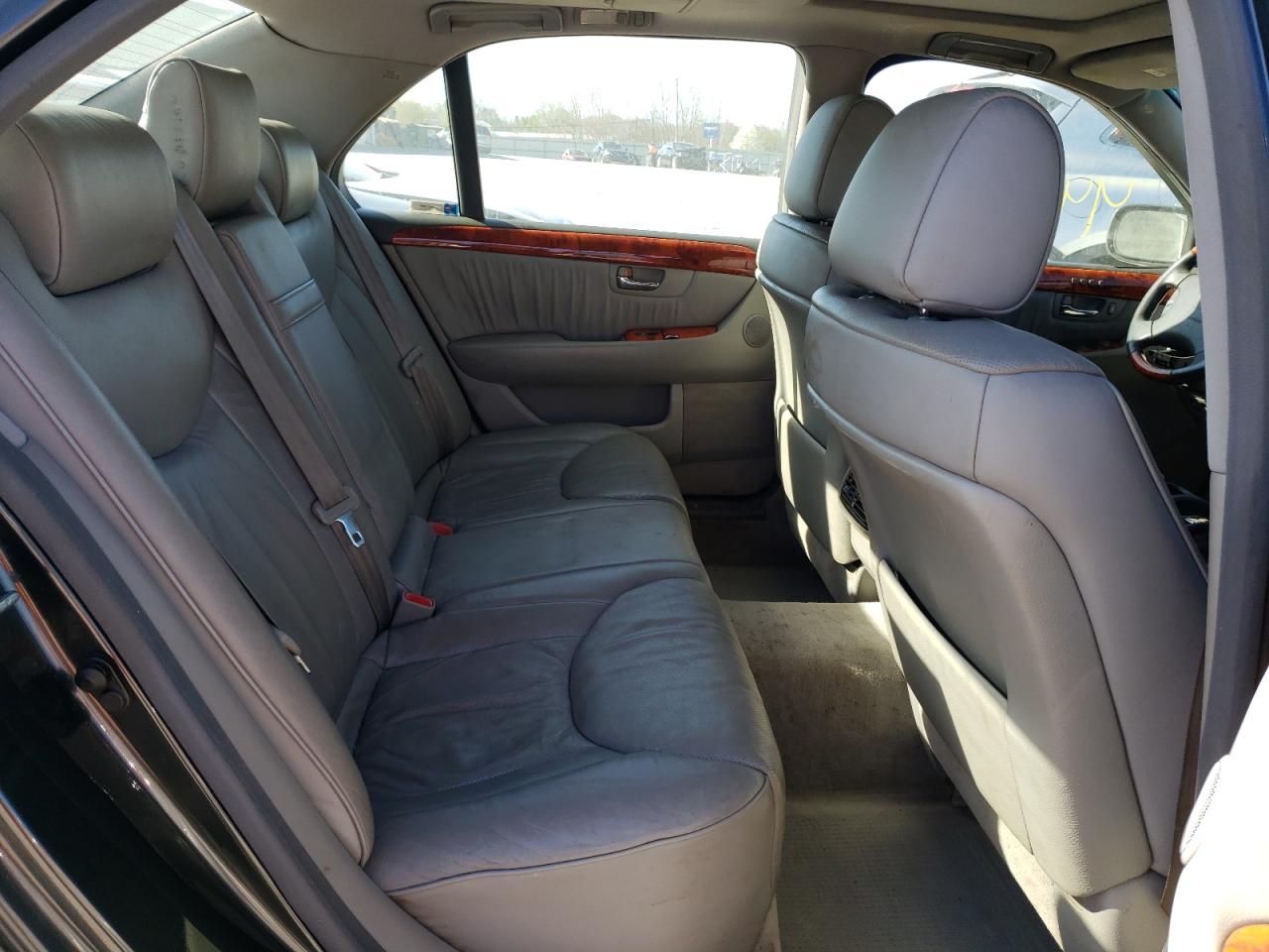 Photo 6 from auction – 2004 LEXUS LS 430 with VIN JTHBN36FX40166974
