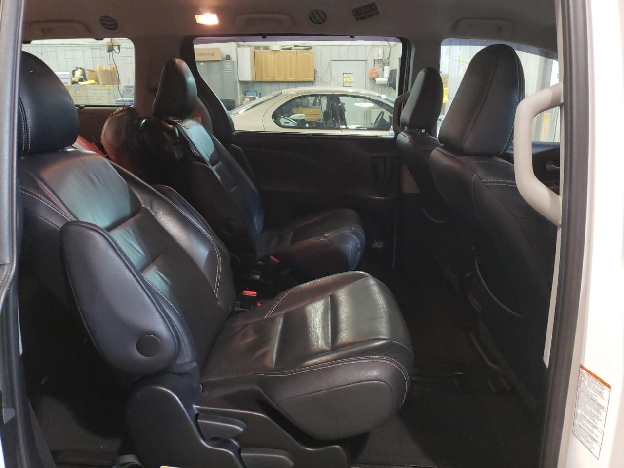 Photo 6 from auction – 2015 TOYOTA SIENNA SPO with VIN 5TDXK3DC6FS632215